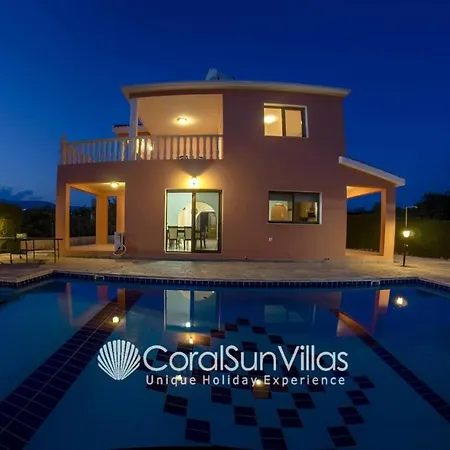 Family Short Walk To Coral Bay Strip 5 Min And Pub, Shops Etc 빌라 페이야