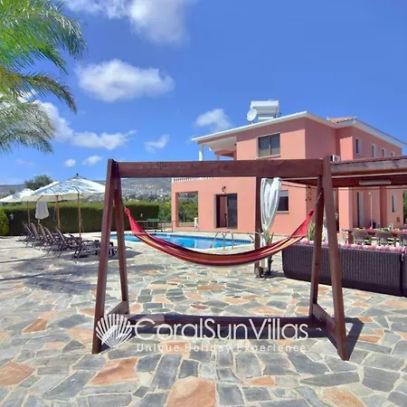 Family Short Walk To Coral Bay Strip 5 Min And Pub, Shops Etc *