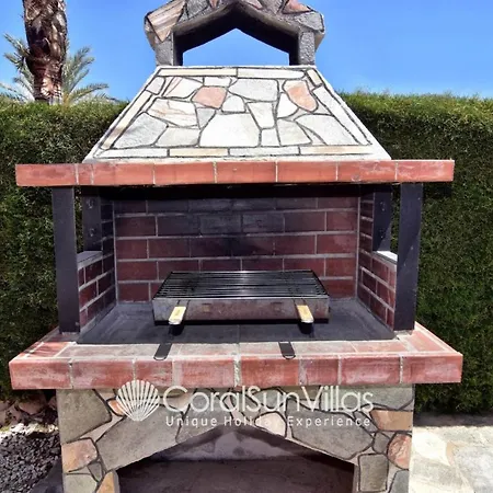 Family Short Walk To Coral Bay Strip 5 Min And Pub, Shops Etc *