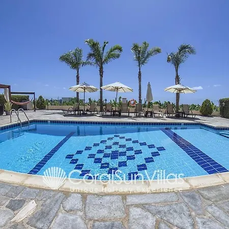 Family Short Walk To Coral Bay Strip 5 Min And Pub, Shops Etc Villa *