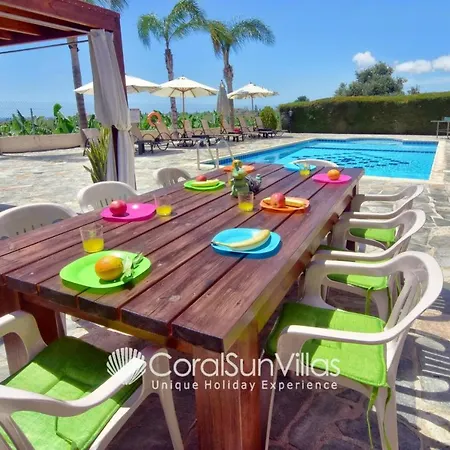 Family Short Walk To Coral Bay Strip 5 Min And Pub, Shops Etc Villa *