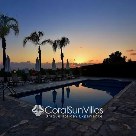 Family Short Walk To Coral Bay Strip 5 Min And Pub, Shops Etc * Peyia