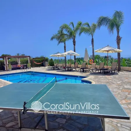Family Short Walk To Coral Bay Strip 5 Min And Pub, Shops Etc * Peyia