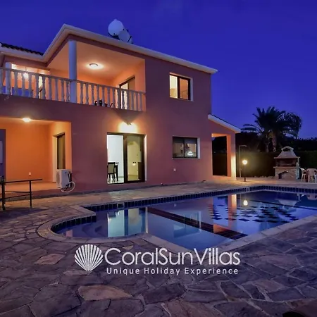 Family Short Walk To Coral Bay Strip 5 Min And Pub, Shops Etc