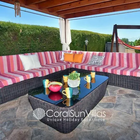 Family Short Walk To Coral Bay Strip 5 Min And Pub, Shops Etc فيلة *