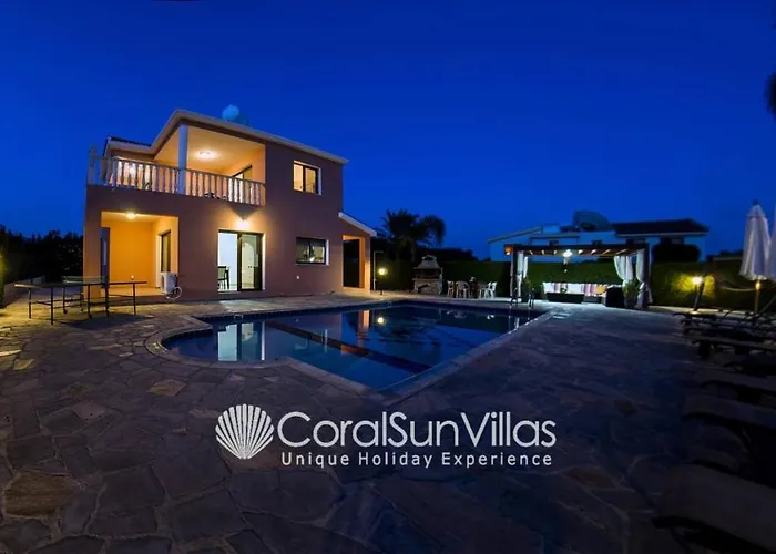 Villa Family Short Walk To Coral Bay Strip 5 Min And Pub, Shops Etc Peyia