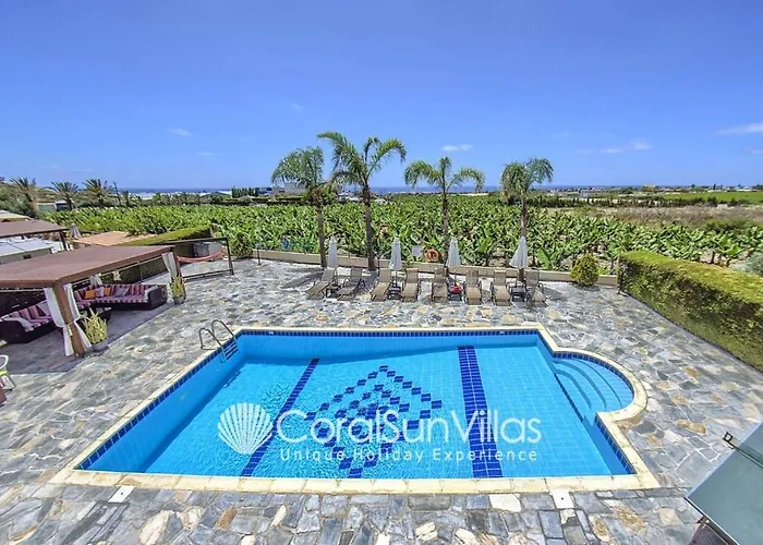 Villa Family Short Walk To Coral Bay Strip 5 Min And Pub, Shops Etc Peyia