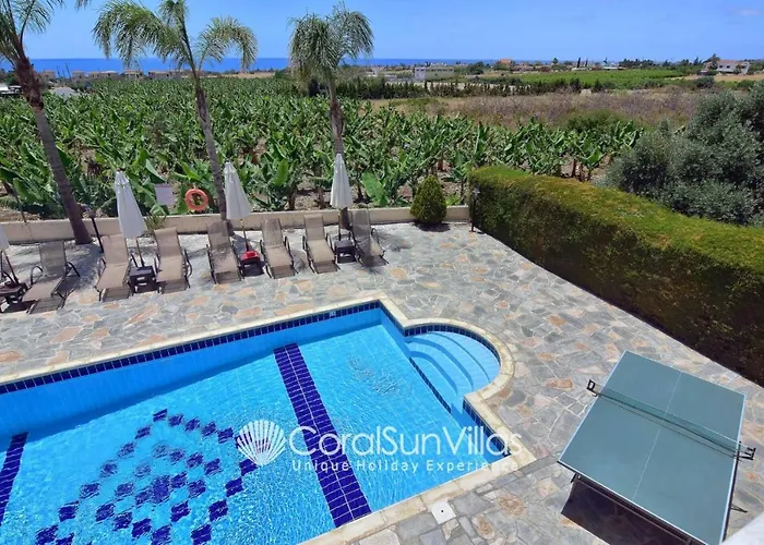 Family Short Walk To Coral Bay Strip 5 Min And Pub, Shops Etc Villa *