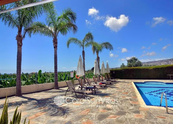 Family Short Walk To Coral Bay Strip 5 Min And Pub, Shops Etc Villa Pégeia