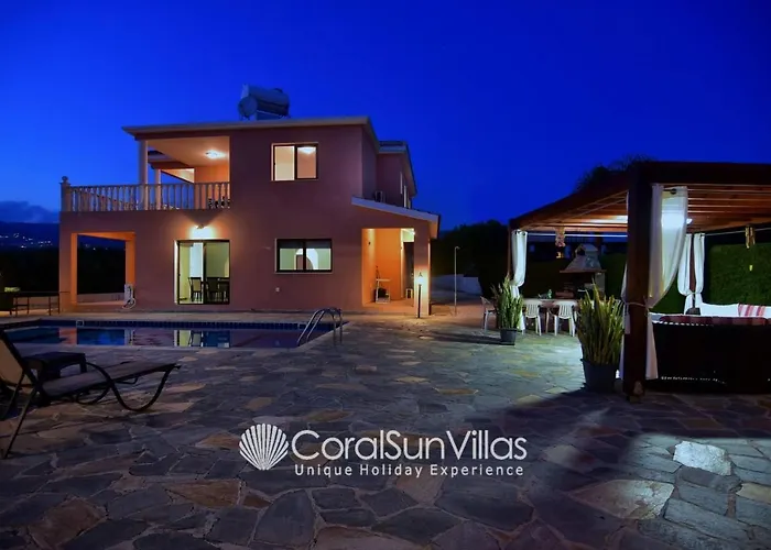 Family Short Walk To Coral Bay Strip 5 Min And Pub, Shops Etc * Pégeia