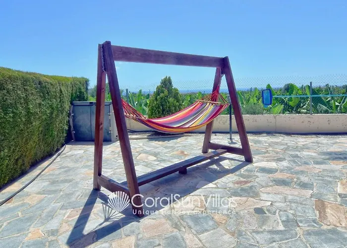 Family Short Walk To Coral Bay Strip 5 Min And Pub, Shops Etc Peyia