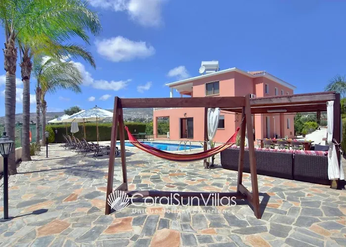 Family Short Walk To Coral Bay Strip 5 Min And Pub, Shops Etc *