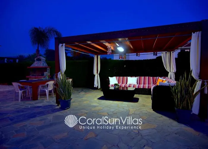 Family Short Walk To Coral Bay Strip 5 Min And Pub, Shops Etc * Pégeia