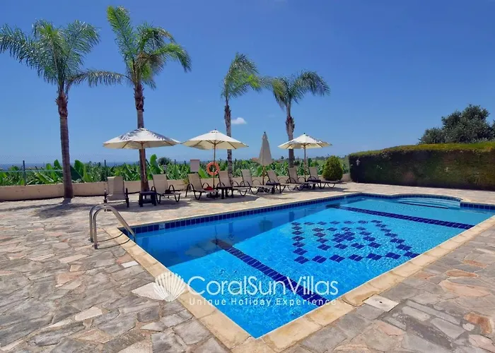 Villa Family Short Walk To Coral Bay Strip 5 Min And Pub, Shops Etc