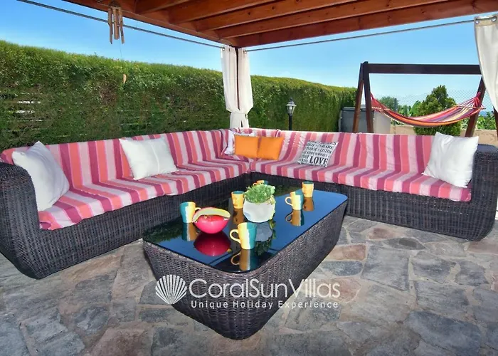 Family Short Walk To Coral Bay Strip 5 Min And Pub, Shops Etc Villa *