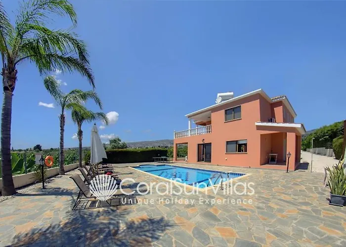 Family Short Walk To Coral Bay Strip 5 Min And Pub, Shops Etc *