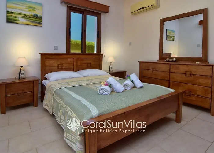 Family Short Walk To Coral Bay Strip 5 Min And Pub, Shops Etc Villa Pégeia