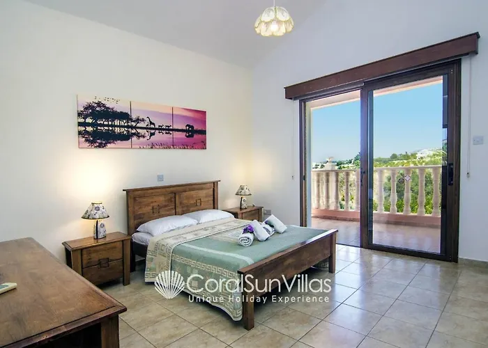 Family Short Walk To Coral Bay Strip 5 Min And Pub, Shops Etc * Pégeia